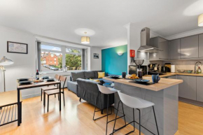 Boutique 2 Bed in Central Leeds - Parking
